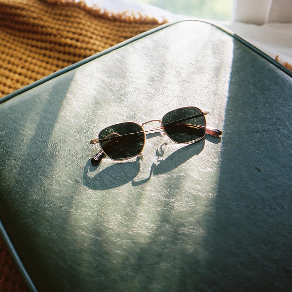 The Groove Pilot in Brushed Gold Bio & Dark Tortoise / Polarized Grey