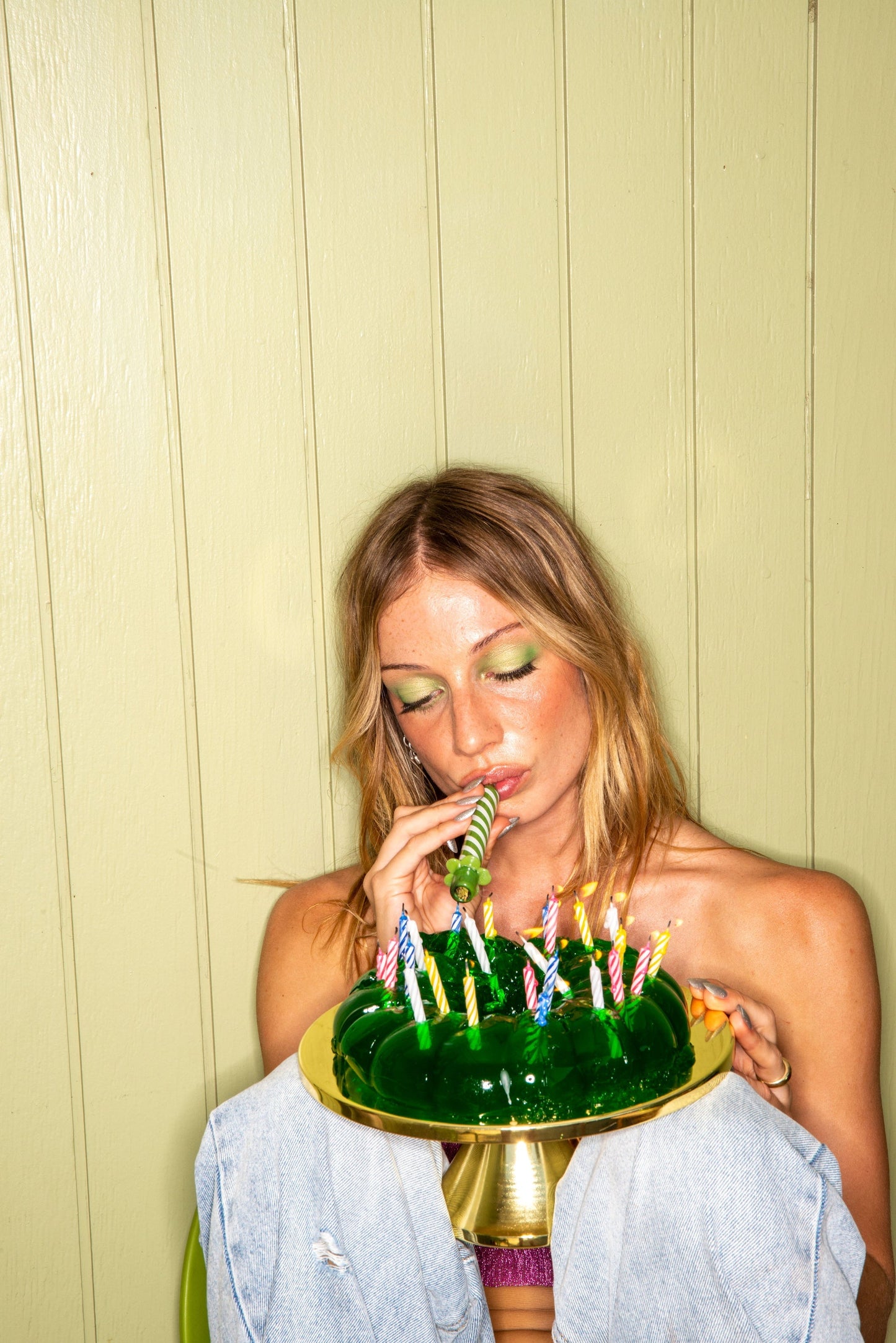Candle One Hitter in Grass Green